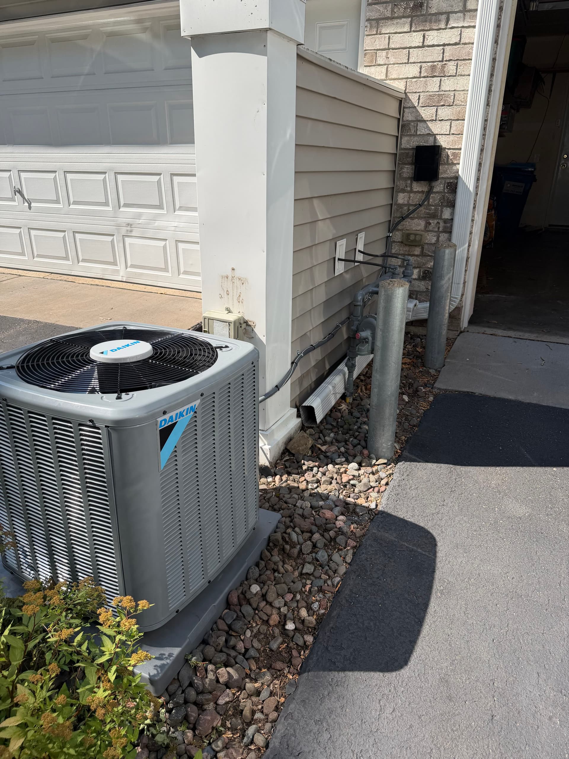 Gallery photos for AC Replacement in Elk River Swaps Out an Aging R-22 System: Image #1